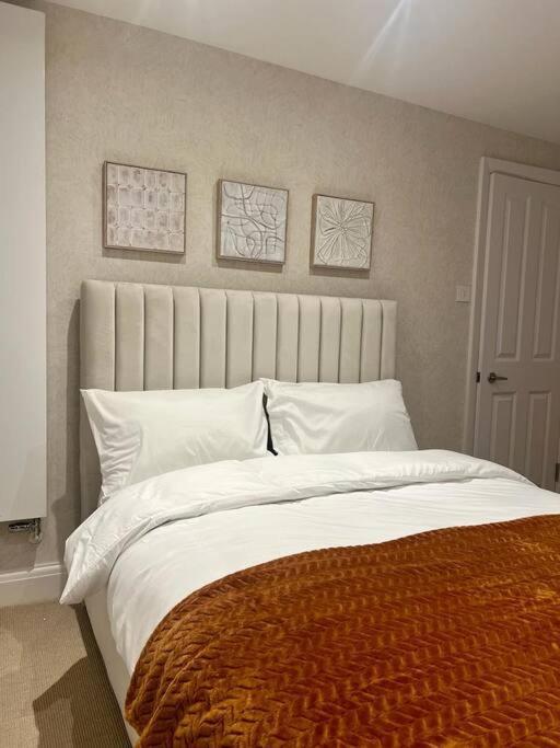 Апартаменты New Flat In Holland Park Лондон Экстерьер фото
