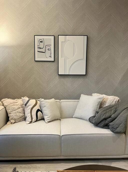 Апартаменты New Flat In Holland Park Лондон Экстерьер фото